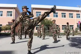 小鲜肉成长变形记图片