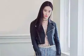 刘亦菲：裙子里面穿裤子，居然美翻了，既显个性又看点十足图片