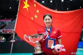 女排队员颜妮带着伤痛告别，但“北长城”的精神将代代相传图片