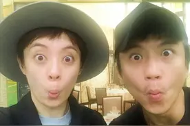 冯小刚怎么也没想到，当初嫌弃“秀恩爱”的邓超，如今却高攀不上图片