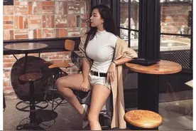 109斤南非超模，健身打造火辣身材，晋升维密五大天使之一图片