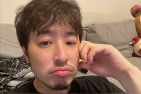 40岁潘玮柏晒近照，留络腮胡被叫大叔，与妻子现身孟佳粉丝见面会图片