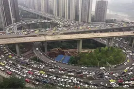 重庆交通拥堵位居全国首位，为何至今没有限行？有3点原因图片