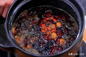 宝妈坚持每周喝一次当归鸡蛋红糖水，补血养气、老公都夸她气色好图片