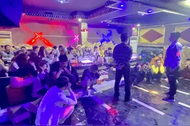烧烤场变成“嗨场”，北海警方捣毁一吸毒窝点抓获79人图片