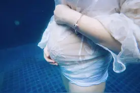 90后孕妈朋友圈秀“孕照”，却遭亲戚朋友指责，网友：尺度不小图片