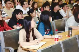 教师“轮岗”后新变化：世界名校毕业生扎堆深圳重庆著名中学图片