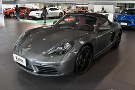 起售价不到60万的进口跑车，2.0T油耗不高，实拍保时捷718图片