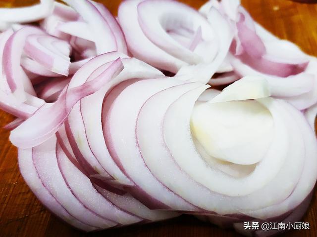 抖音爆头的八爪鱼不要再吃了，试试这款香辣八爪鱼，一吃停不下来
