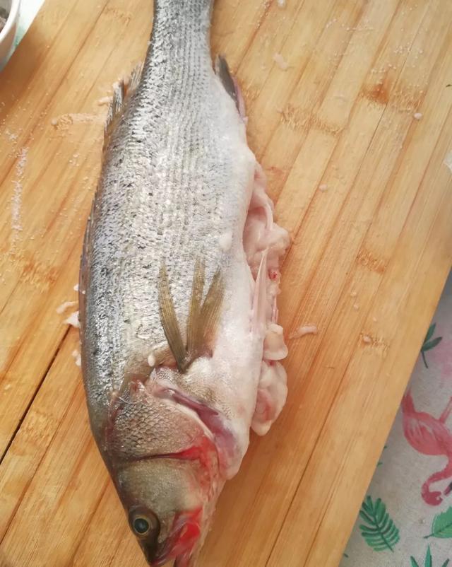 厨房里，盐到底该如何使用？很多人都不知道