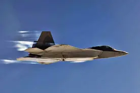 中国“暗剑”VS俄罗斯“猎人”，隐身无人机对比，谁更胜一筹？图片