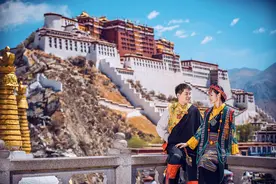 西藏拉萨婚纱摄影排名哪家好？穿上藏袍来一场此生难忘藏式婚纱照图片