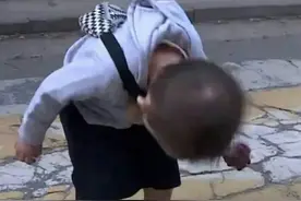 表情包：我给你一百八十度鞠躬感谢图片
