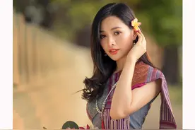 有一种美是穿戴老挝传统服饰的美图片