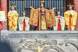 采阳补阴，迷而不乱，武则天在男宠的簇拥下并没有失去执政的理智图片