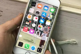 一边充电一边玩手机到底影响不影响电池寿命？你们的认知都错了图片