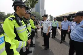 【最强战队】飒！超硬核全能型交警“铁骑队”——海岳突击队！图片