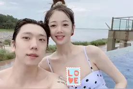 金甫美晒6个月孕肚泳装照与老公甜蜜放闪，曾因贴B超照惹争议图片