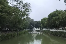 《段子上的民高》图片