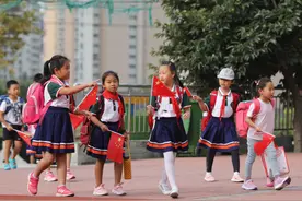 小学生入学年龄将不参考月份？官方的回应来了，却有人欢喜有人忧图片