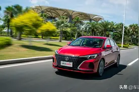 “逸”字辈的对决，轩逸、朗逸、逸动PLUS，谁更厉害？图片