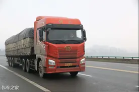 为了生活不断向前，体验一名卡车司机的千里运输之路图片