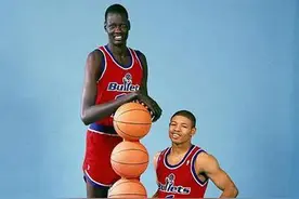 詹姆斯还是杜兰特，相同身高的NBA球员组一队，哪个身高最强？图片