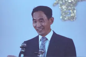 飞行员孙天勤，驾驶先进战机叛逃后获7000两黄金，结局如何？图片