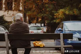 70岁，一眨眼就“落幕”了：人活一世，就是“一场空”图片
