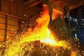 中国钢铁太牛了，6个月净赚2200亿，美日紧张了：千万不能断供图片