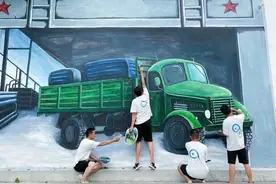 背街小巷华丽变身网红街区 鄠邑区甘亭街道友谊路成游客“打卡地”图片
