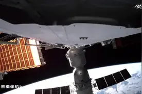 闯祸了！俄罗斯刚进行一次反卫星试验，1500块碎片逼近中国空间站图片