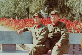 年轻人谈恋爱没有错，错就错在你是义务兵，这个法海我们当定了图片