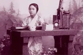 1912年老照片：民国时期的美女，图2是分身照图片