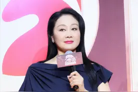 王姬：29岁嫁初恋，恩爱三十年生两子，幸福背后有心酸和悔恨图片