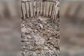 襄阳某小区一楼业主私挖3米深鱼塘 整栋楼人心惶惶图片