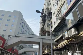 河西区新型智能路灯亮相图片
