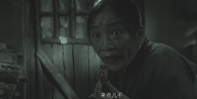 上线1天就破纪录，这片凭什么能被捧为：2021年第一国产惊悚片？