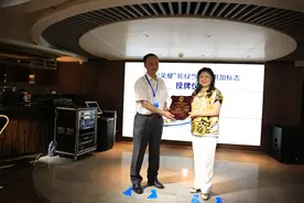 被这艘喜提“中国船级社”专业认证的重庆游轮的内饰给“惊”着了，有图片为证！图片