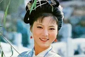 袭人嫁给戏子，流落烟花巷，曹公却说她有福：画外音你听懂了吗？图片