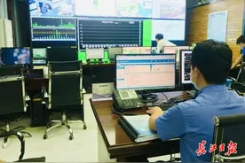 雨下大了会提醒火车司机慢点开，武汉高铁高科技观云追雨让防洪巡查更聪明图片