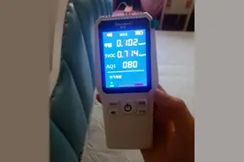 女子网购新床气味太大通风2月也没用，联系客服处理后被气得够呛图片