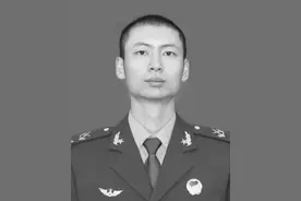 “是她来了吗”肖思远墓前出现一颗鹅卵石：爱过你是我最幸运的事图片