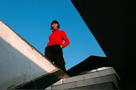 95后小伙回村养老，为奶奶拍摄“时尚大片”，央媒点赞：太惊艳图片
