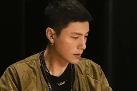 45岁陈坤晒近照，和周迅舒淇当老师培养新人，山下学堂学费良心图片