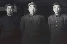 彭德怀临危受命再次出征，载誉归国接受斯大林宴请图片