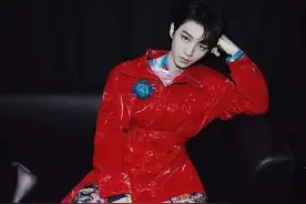 王俊凯穿大妈同款花裤，韩东君变身逃婚新郎？外国品牌放过中国风图片