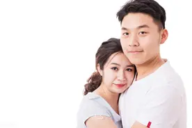 53岁女人：和情人出差一周，回来后家却不在了图片