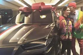 昆凌送周杰伦价值999万豪车作生日礼物 JAY吓傻后猛亲老婆视频封面