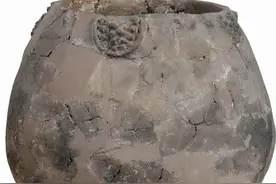 8000年前中国人移民格鲁吉亚，酿造葡萄酒，罐子上写有“鬯”字图片